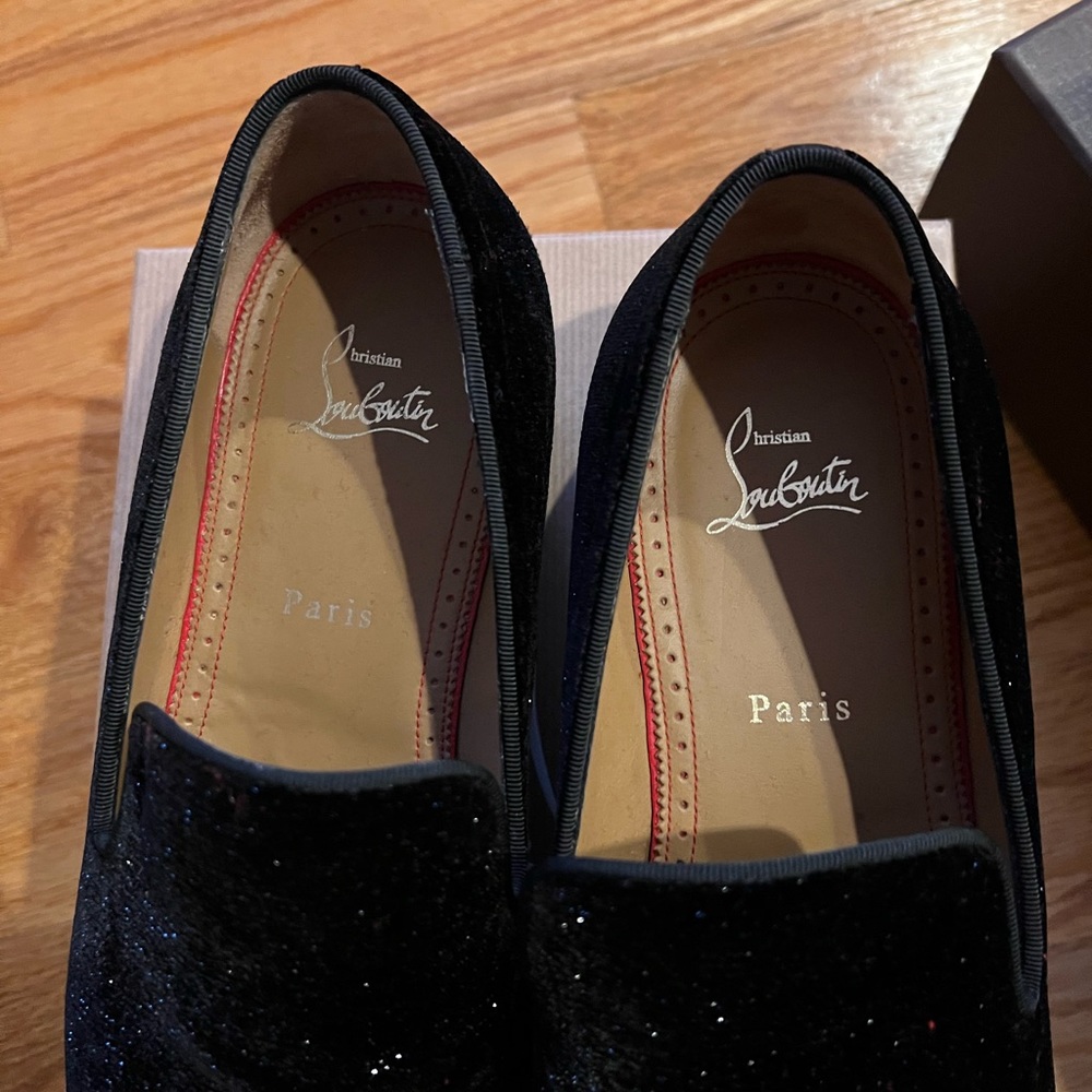 Christian Louboutin - Picture 6 of 7